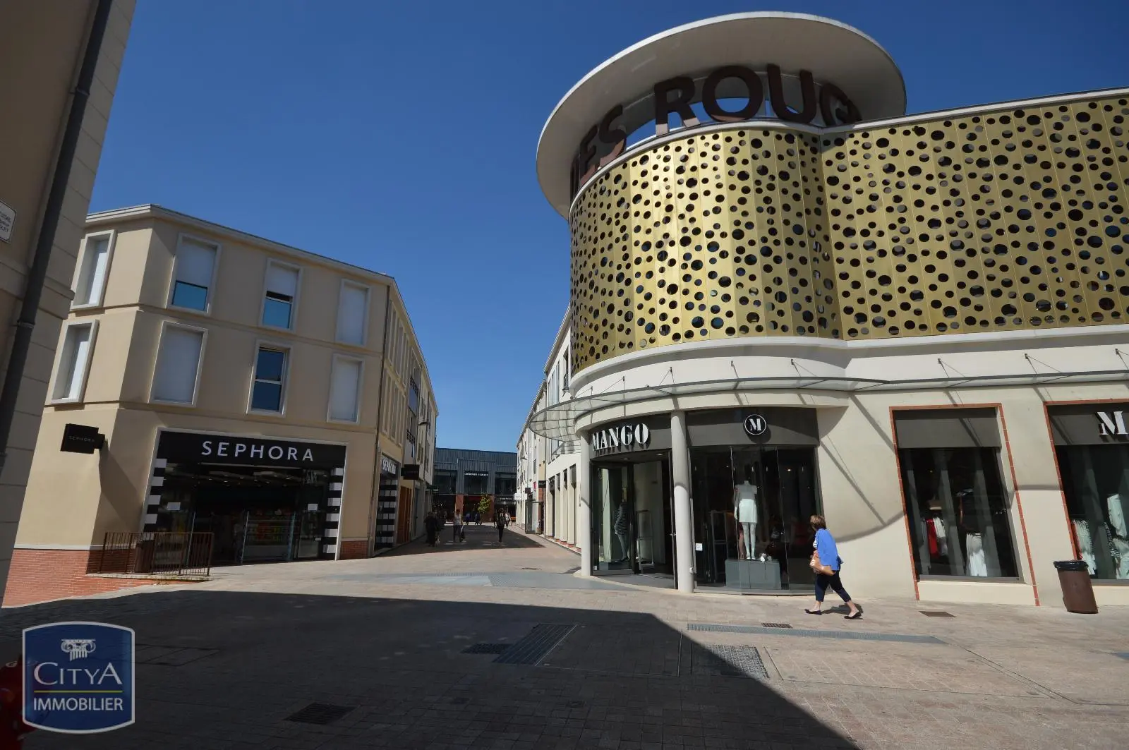 CHOLET CENTRE VILLE LOCATION T1 PARKING