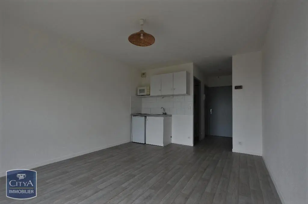 Photo 2 Appartement 1 pièce 24.41m²