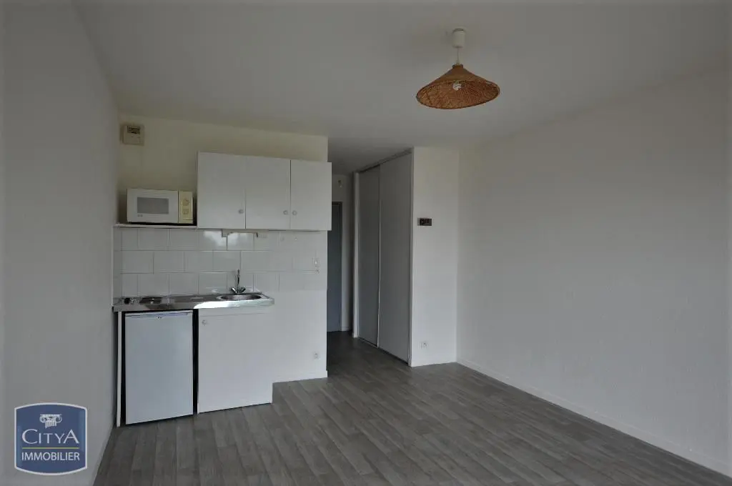 Photo 1 Appartement 1 pièce 24.41m²