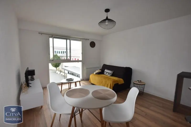 Photo 2 Appartement 1 pièce 24.57m²