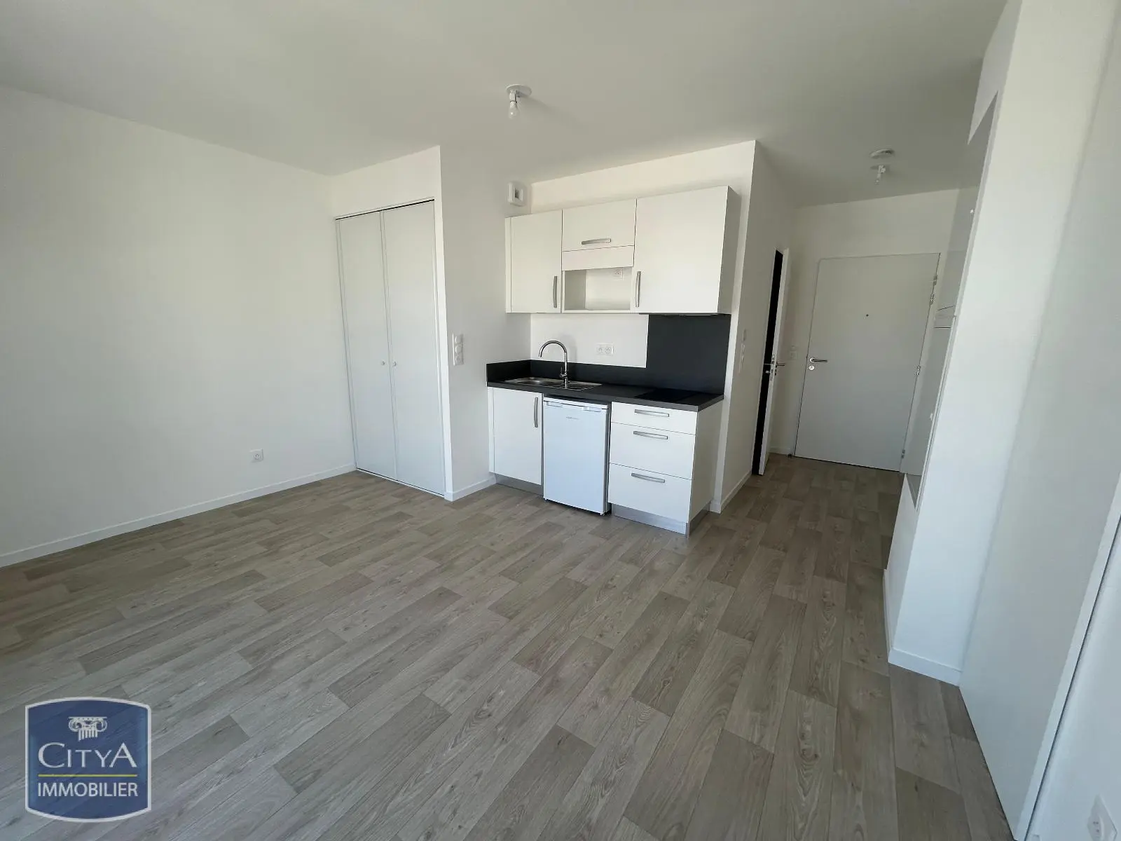 Photo 2 Appartement 1 pièce 25.9m²