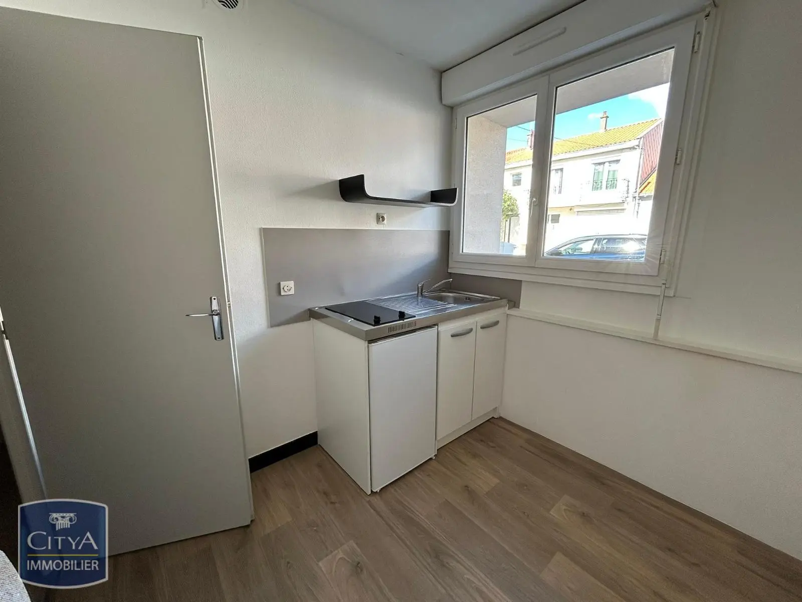 Photo 1 Appartement 1 pièce 27.12m²