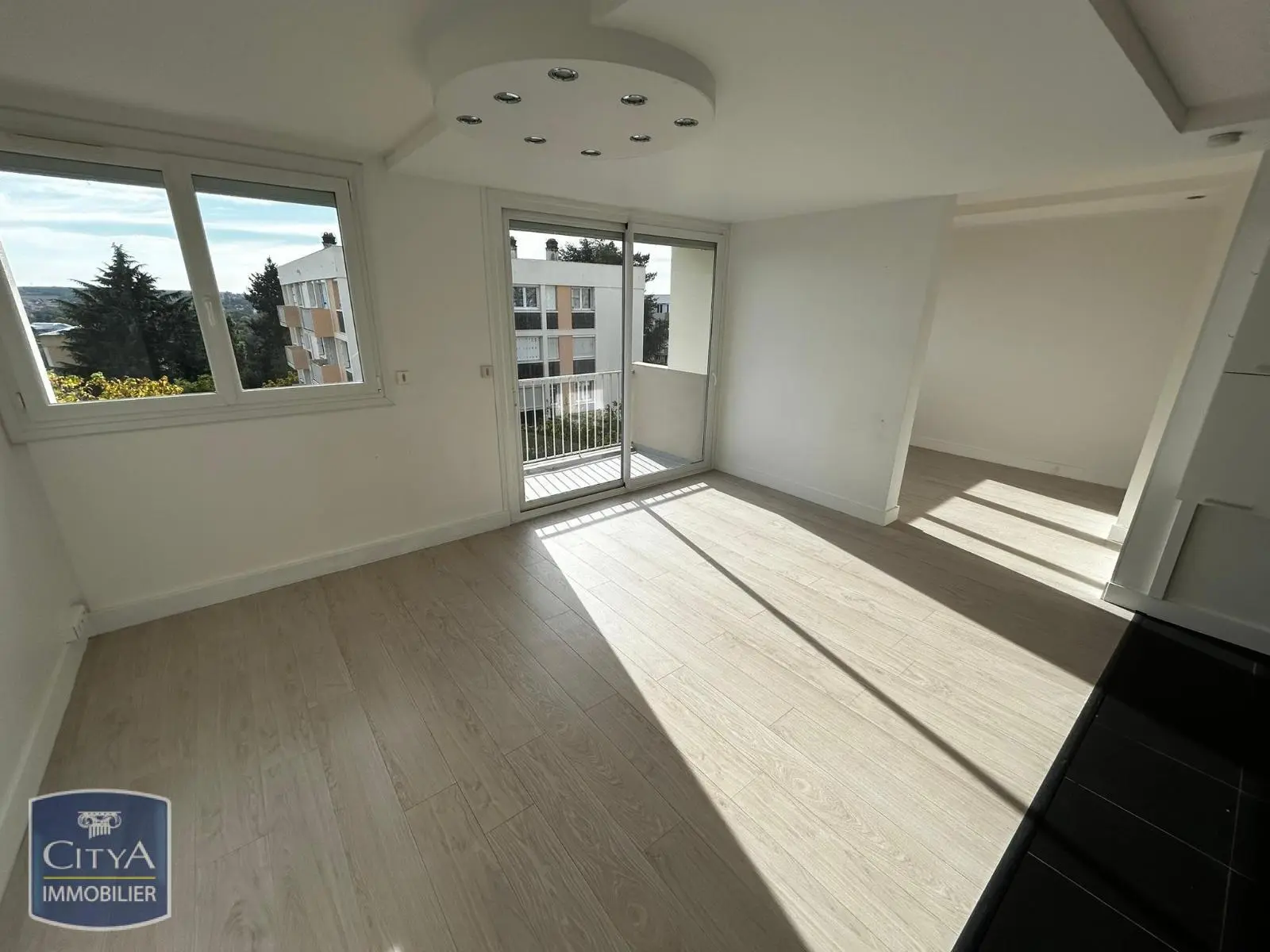 Photo 2 Appartement 4 pièces 65.96m²