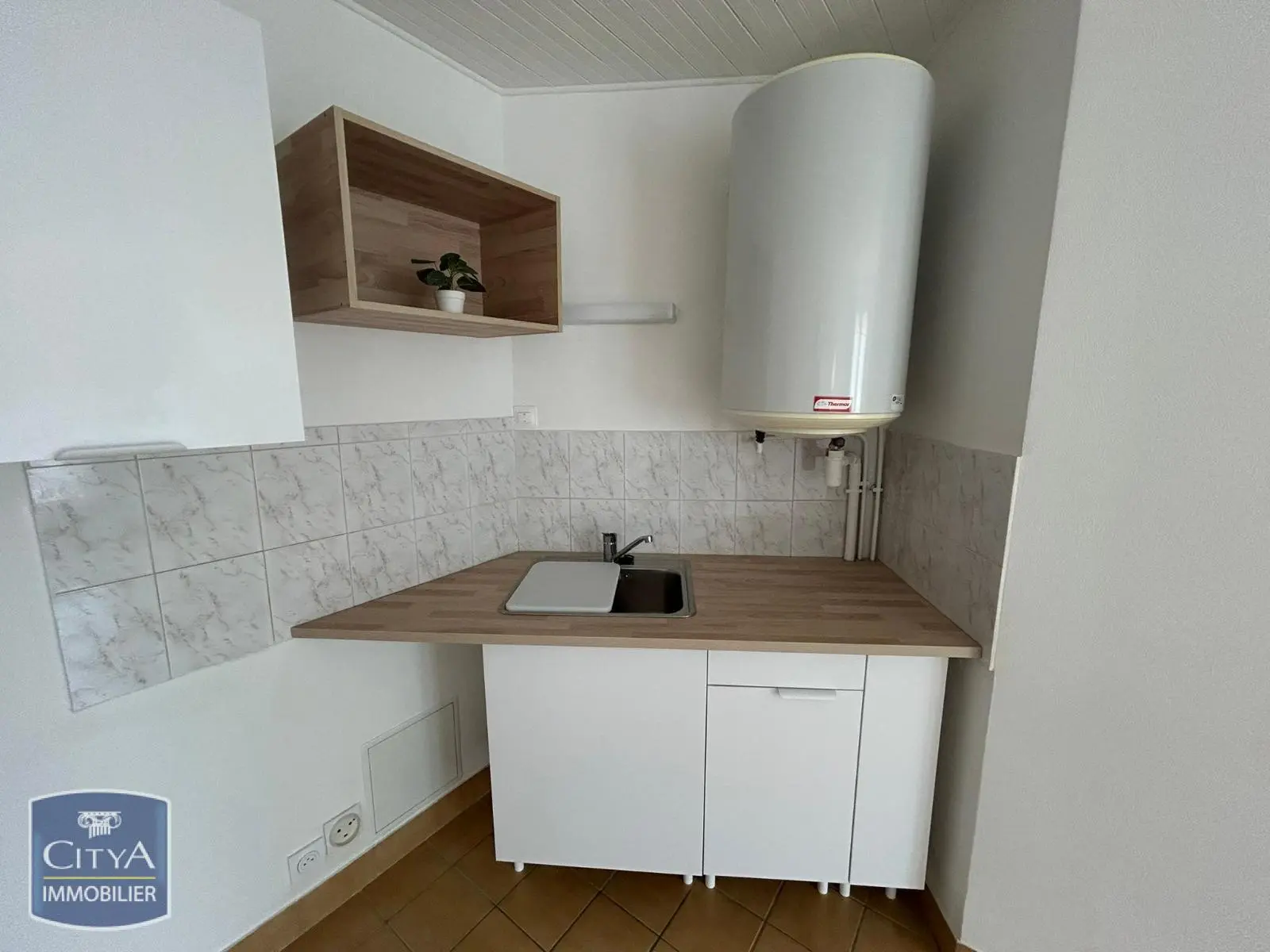 Photo 2 Appartement 1 pièce 28m²