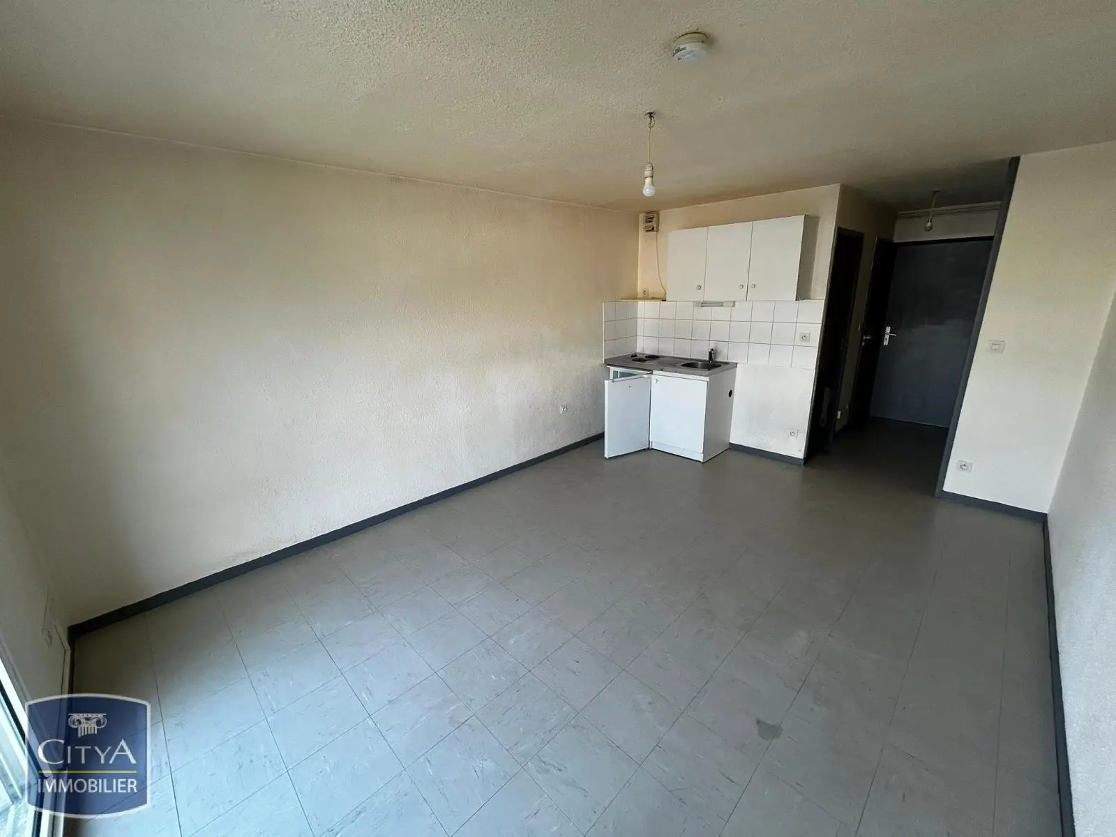 Photo 1 Appartement 1 pièce 24.43m²