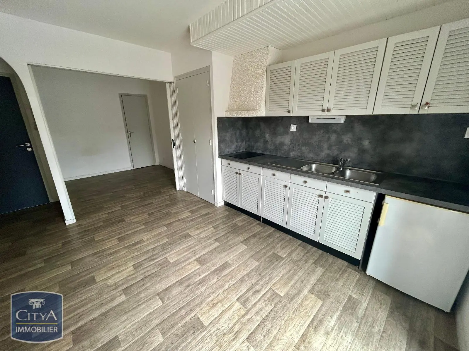 Photo 1 Appartement 1 pièce 23.53m²