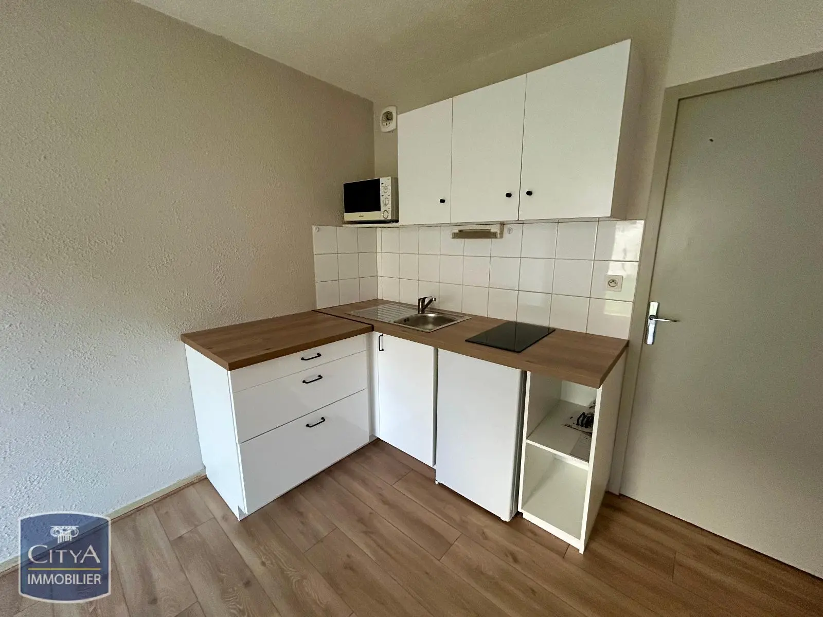 Photo 2 Appartement 1 pièce 23.85m²