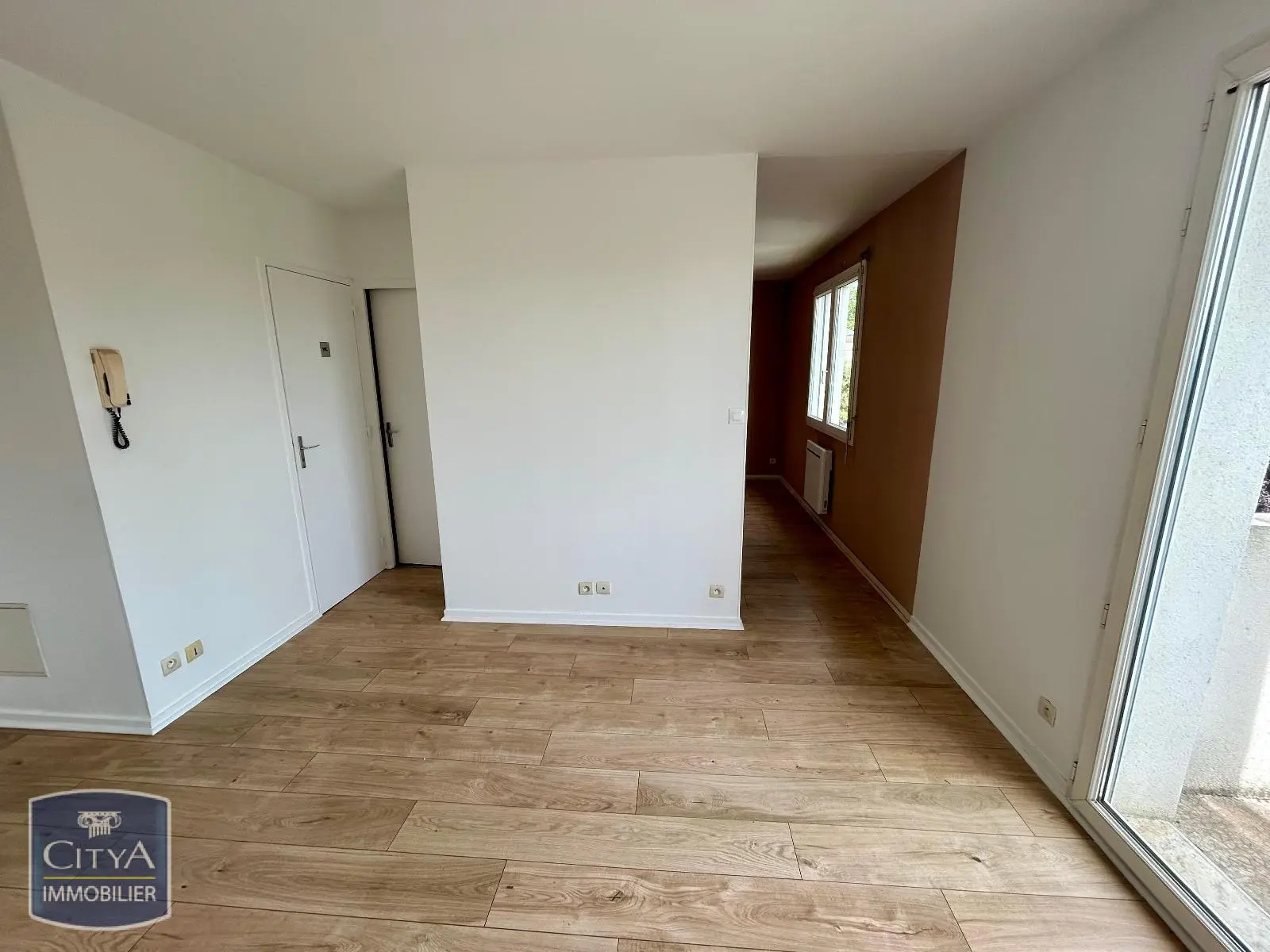 Photo 2 Appartement 1 pièce 28.42m²