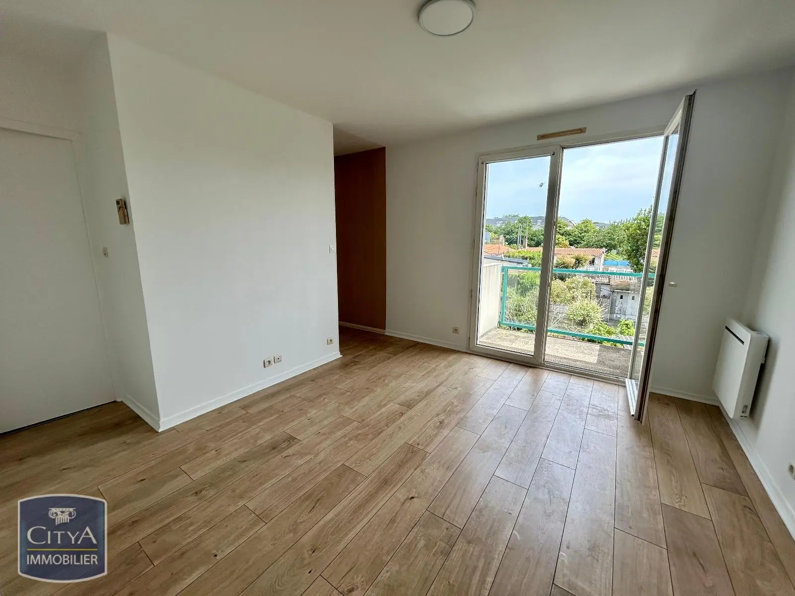 Photo 1 Appartement 1 pièce 28.42m²