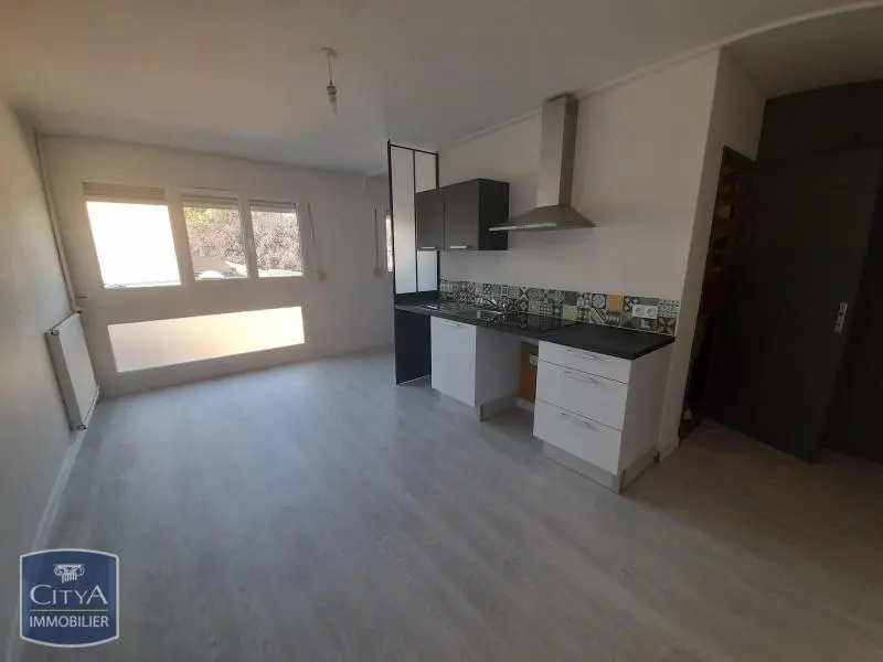 Photo 1 Appartement 1 pièce 27.39m²
