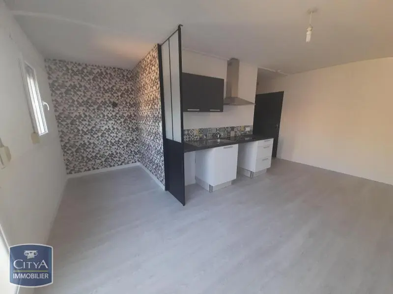 Photo 2 Appartement 1 pièce 27.39m²