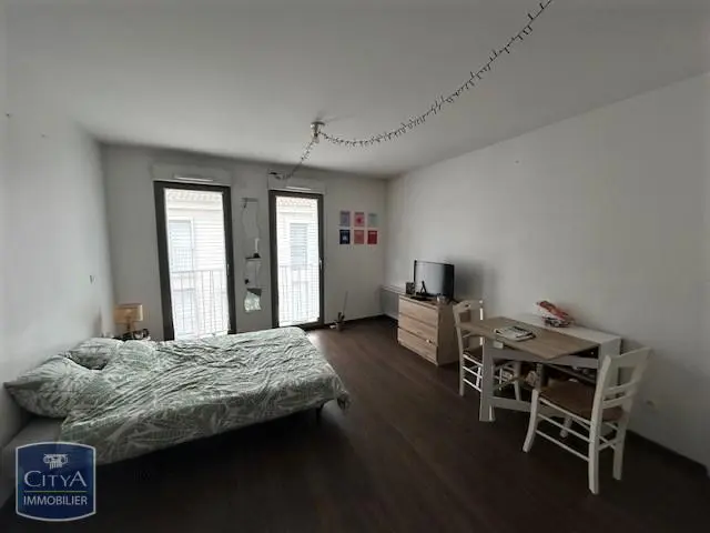 Photo 1 Appartement 1 pièce 27.28m²