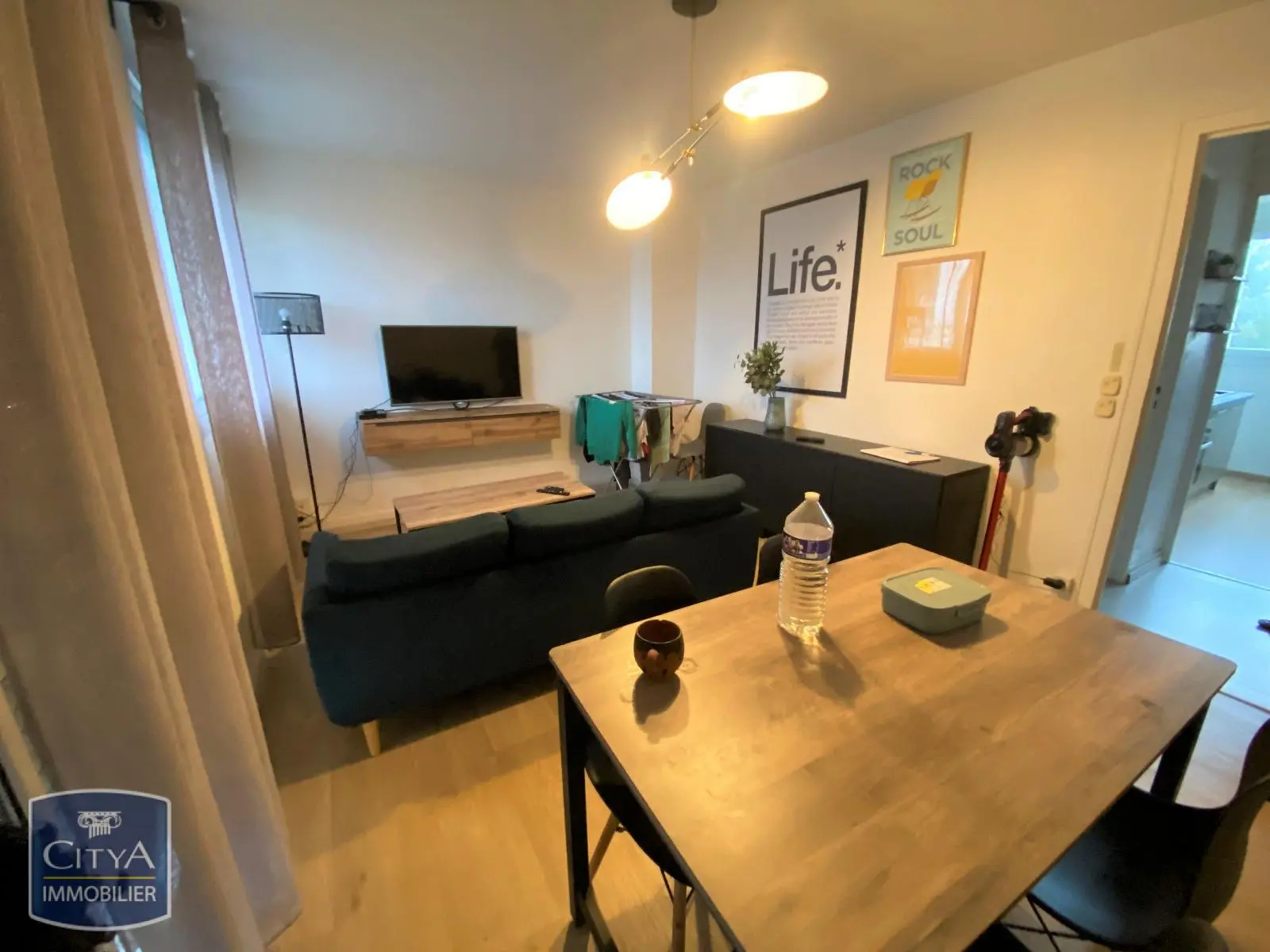 Photo 1 Appartement 1 pièce 9.57m²