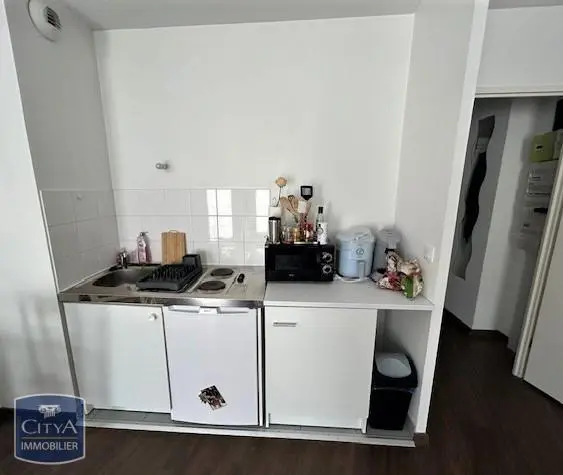 Photo 2 Appartement 1 pièce 27.28m²