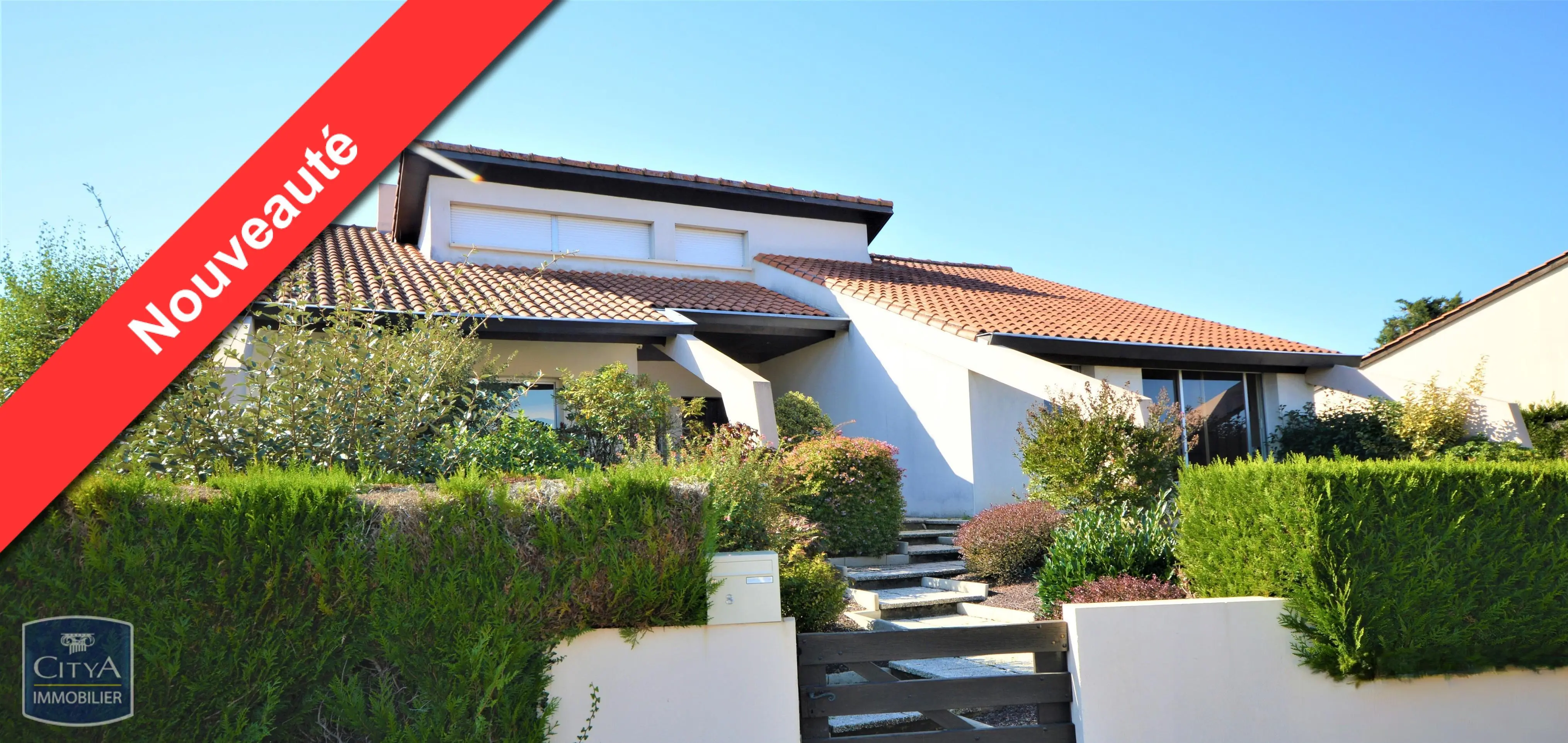 Photo 1 Maison 8 pièces 185m²