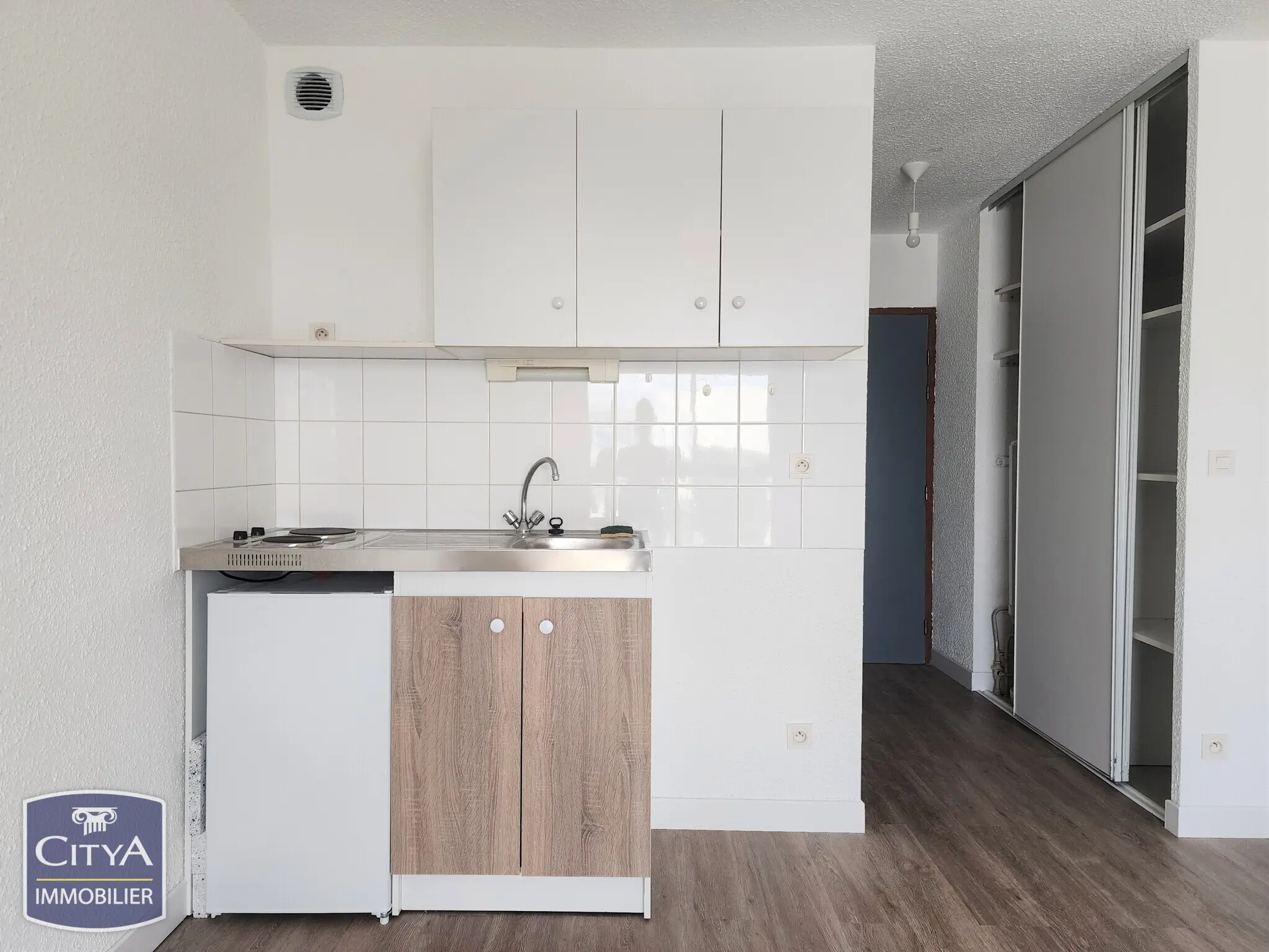 Photo 1 Appartement 1 pièce 24m²
