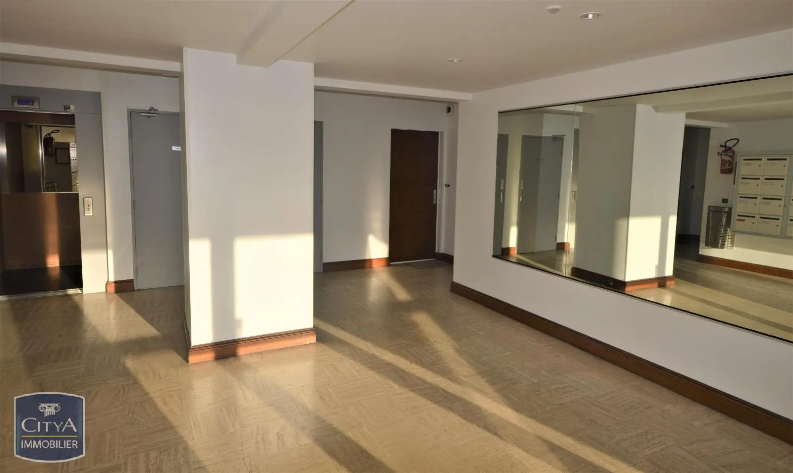 Photo 2 Appartement 1 pièce 21.6m²