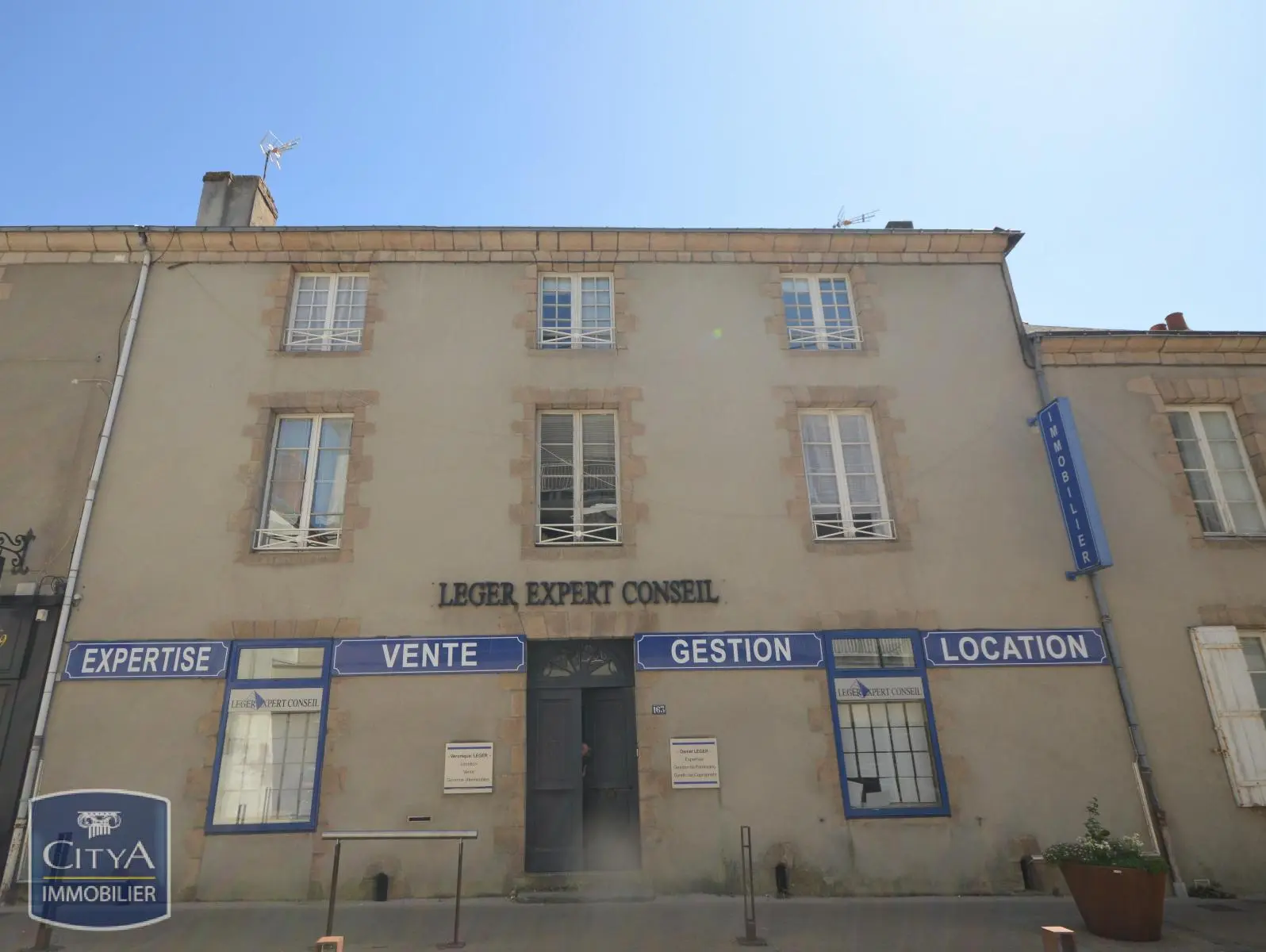 Photo 4 Immeuble 240m²