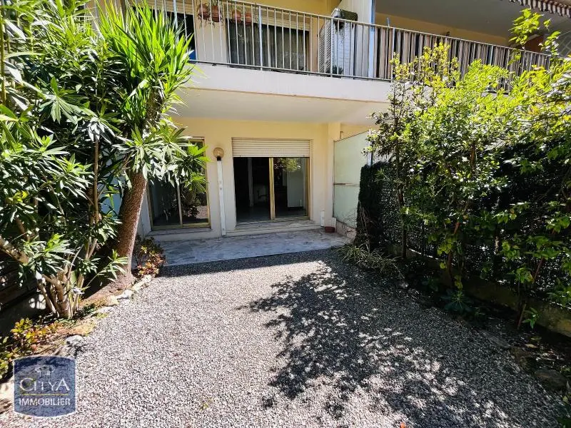 Photo 2 Appartement 1 pièce 25.78m²