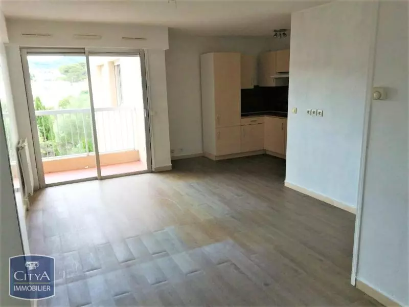 Illustration pour Appartement 1 pièce 32.45m² Photo Appartement 1 pièce 32.45m²