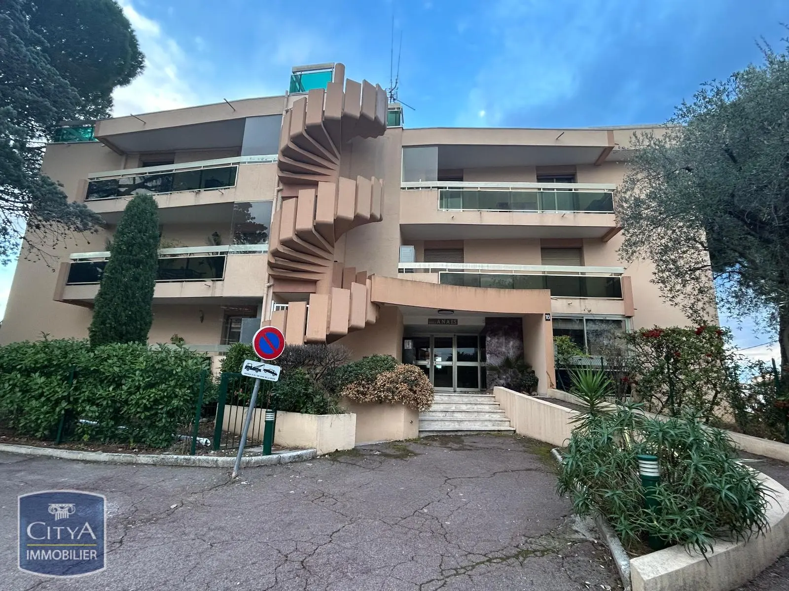 Photo 3 Parking 15m²