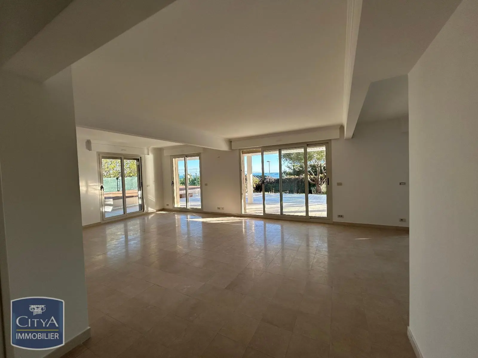 Photo 10 Appartement 5 pièces 214.84m²