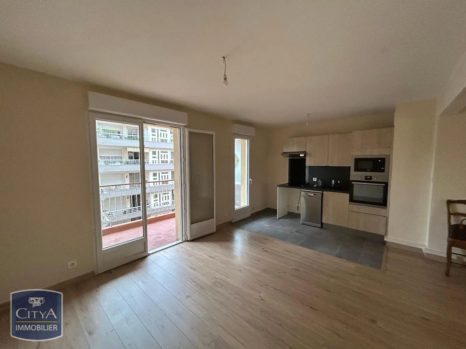 Photo 1 Appartement 1 pièce 29.87m²