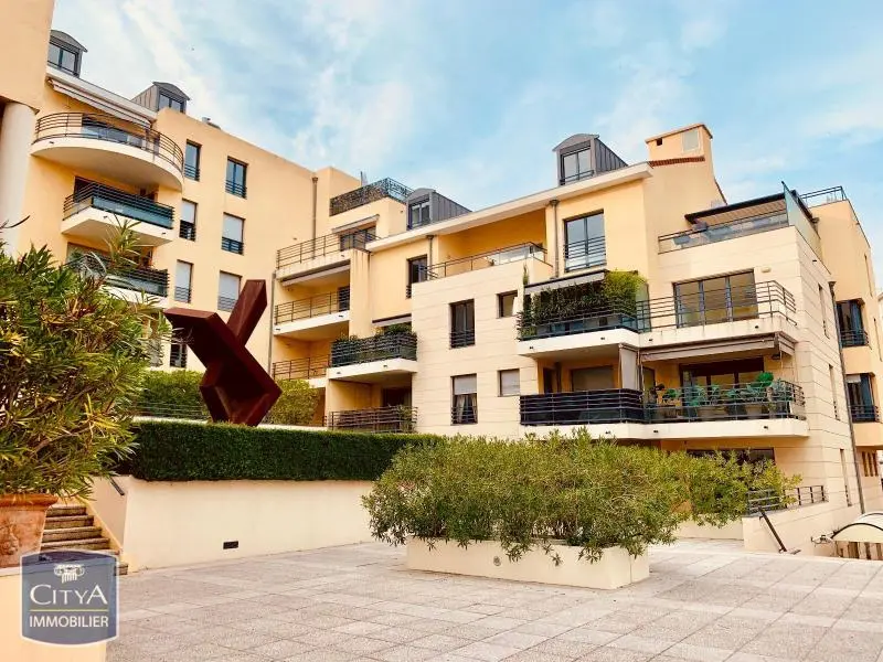 Photo 1 Appartement 3 pièces 77.6m²