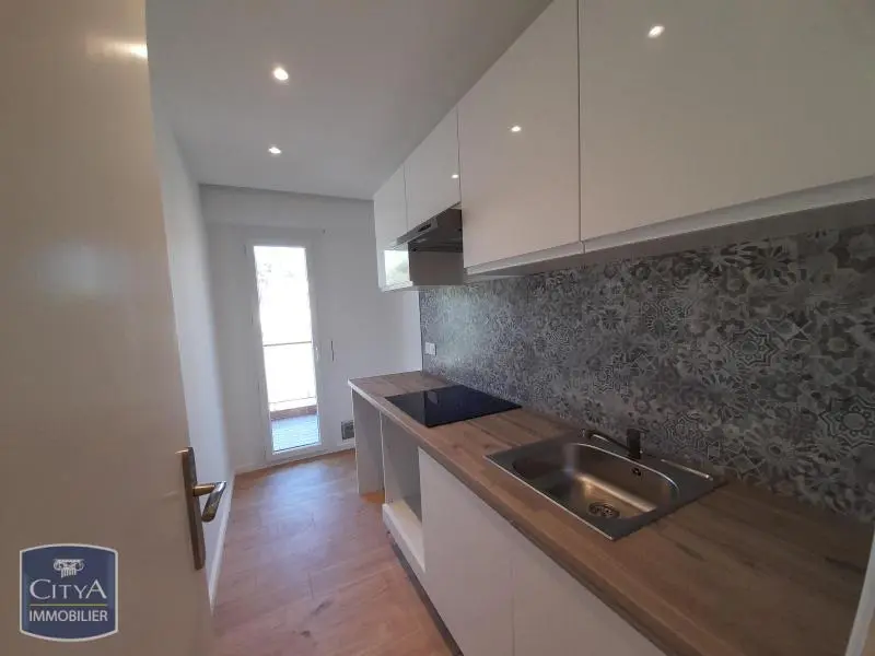 Photo 2 Appartement 1 pièce 29.87m²