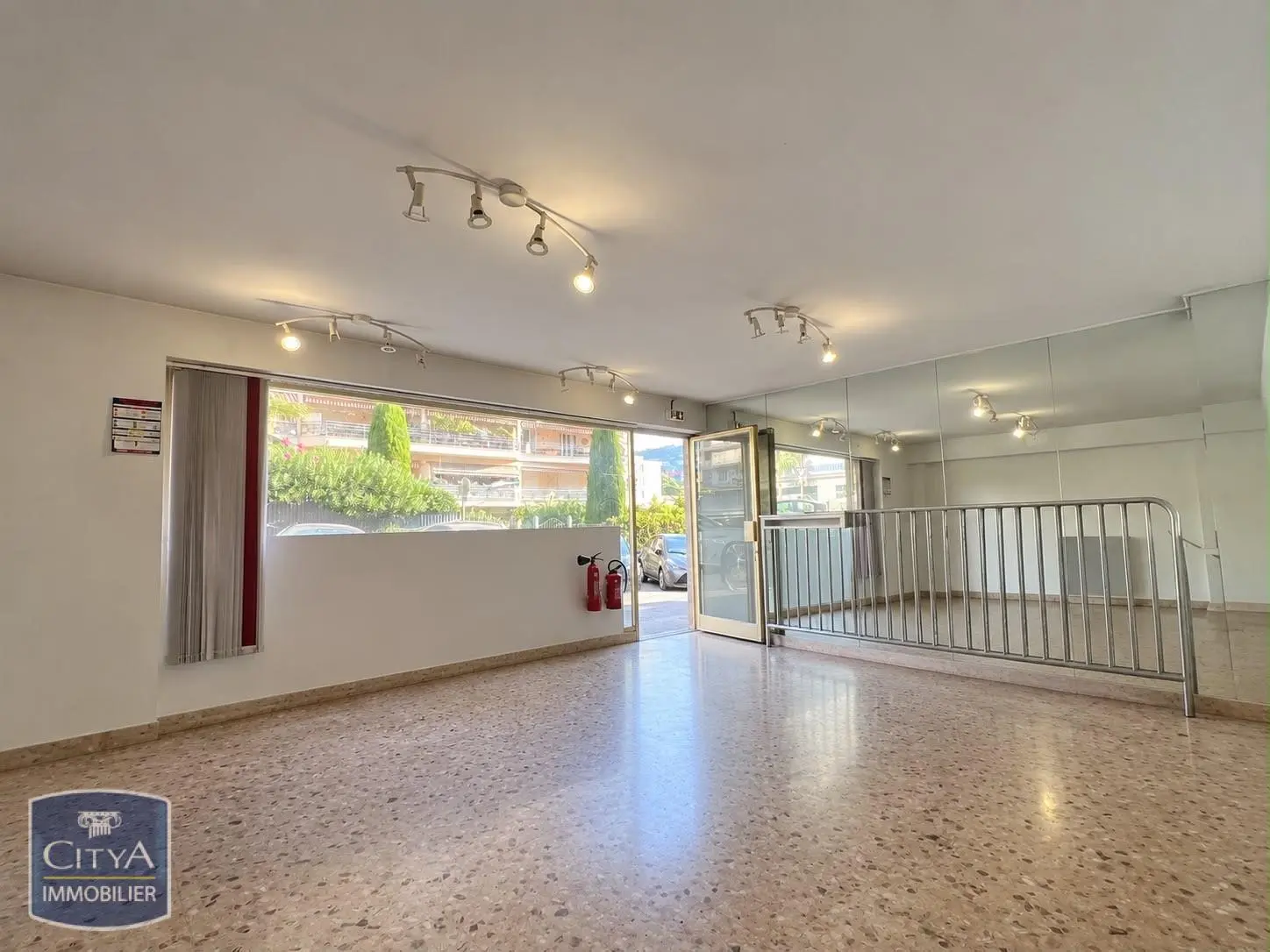 Photo 3 Local Professionnel 3 pièces 59.16m²