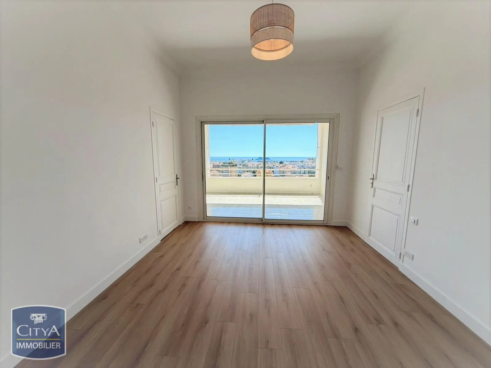 Photo 2 Appartement 4 pièces 131m²