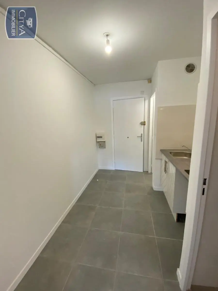 Photo 2 Appartement 1 pièce 31.18m²