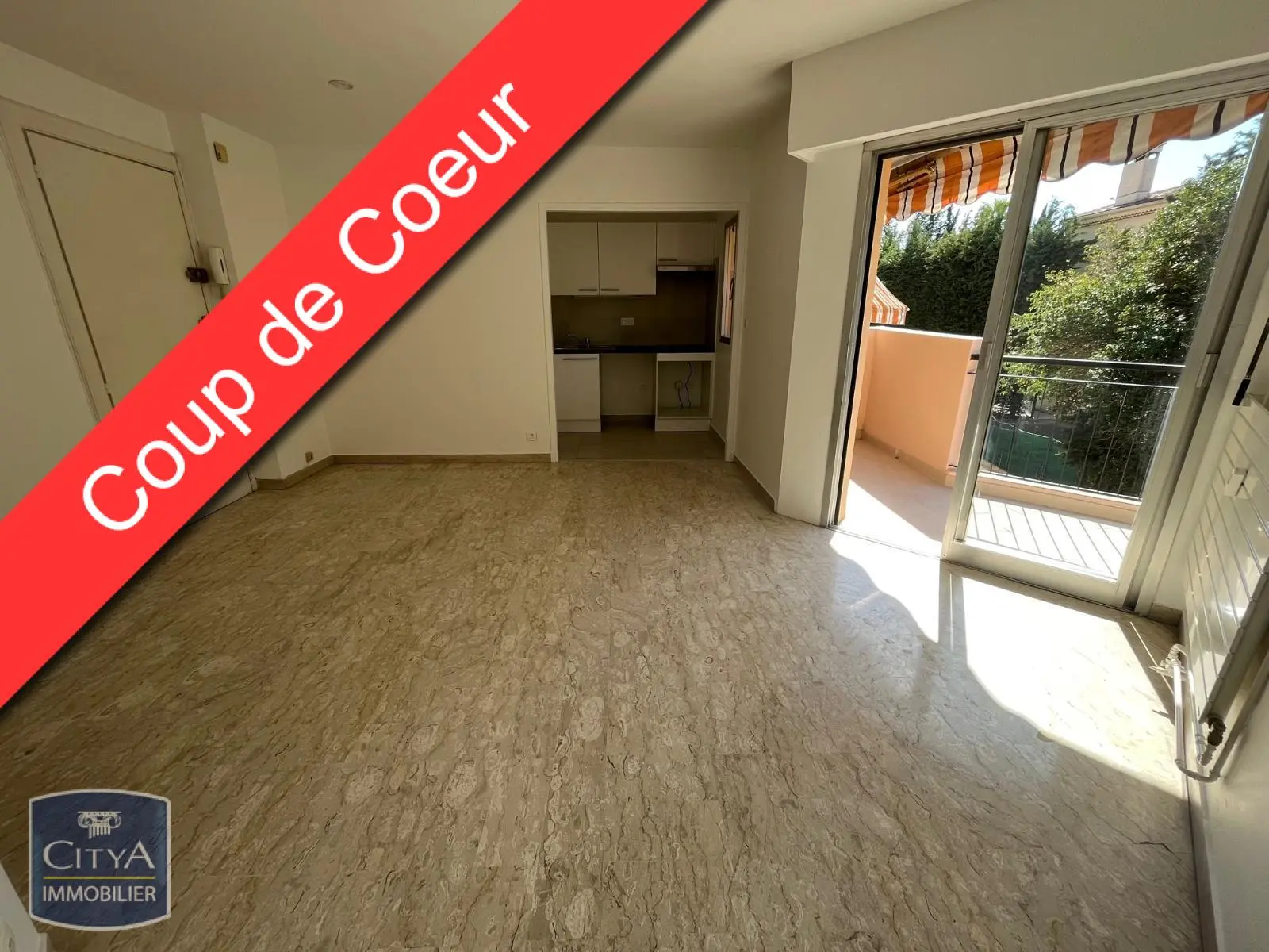 Photo 1 Appartement 1 pièce 26.9m²