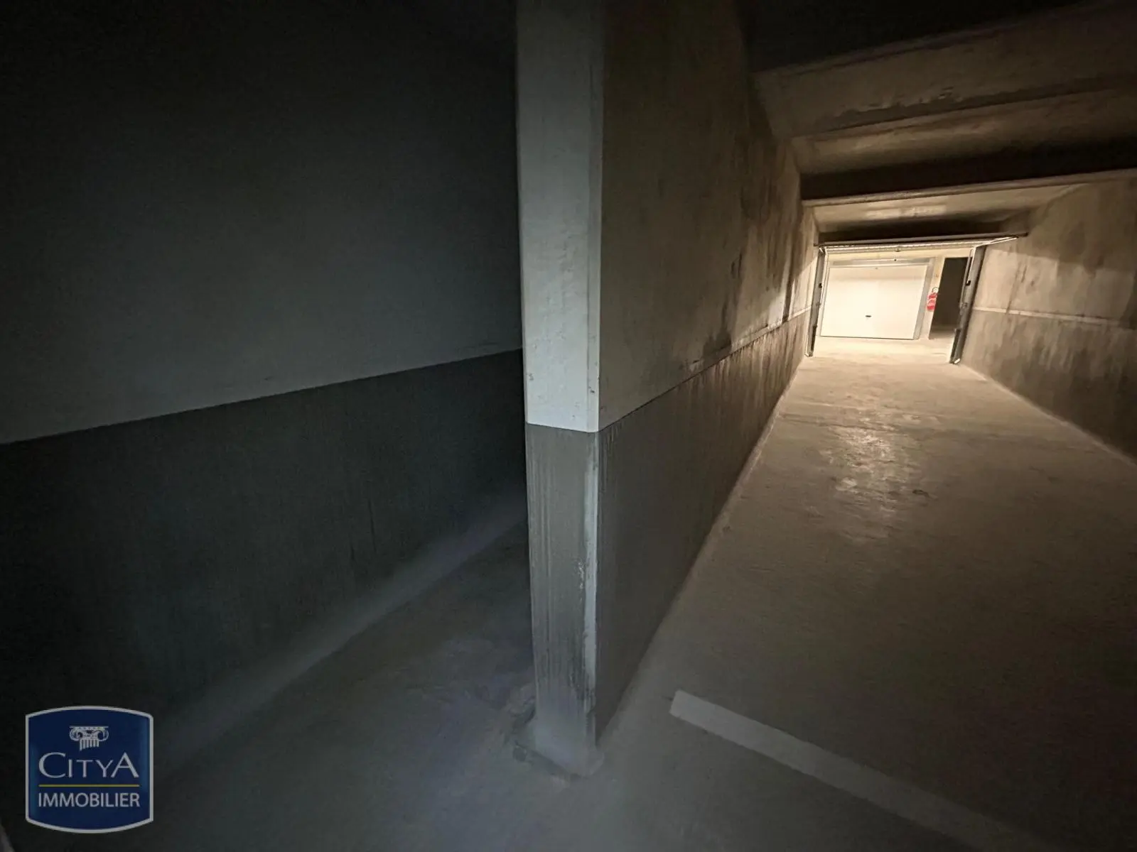 Photo 4 Parking 35m²