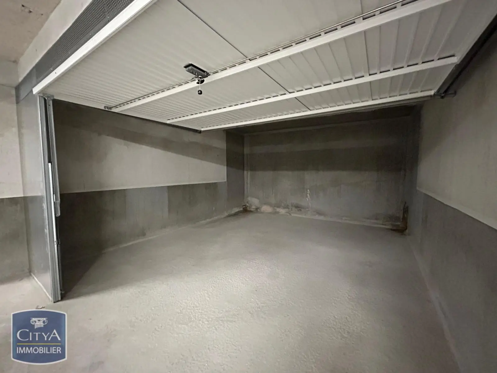 Photo 2 Parking 21m²