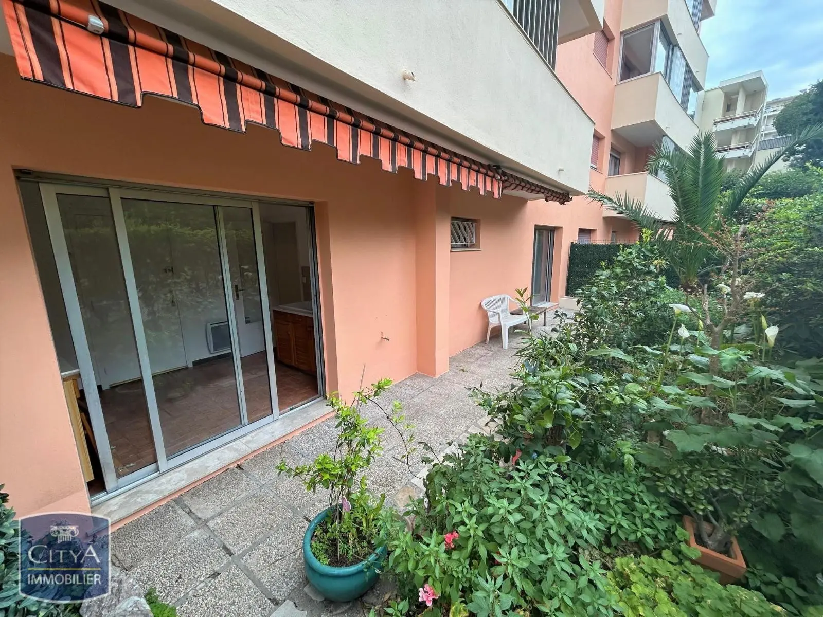 Photo 2 Appartement 1 pièce 33m²