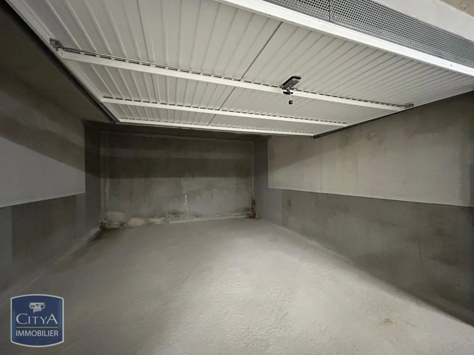 Photo 3 Parking 21m²