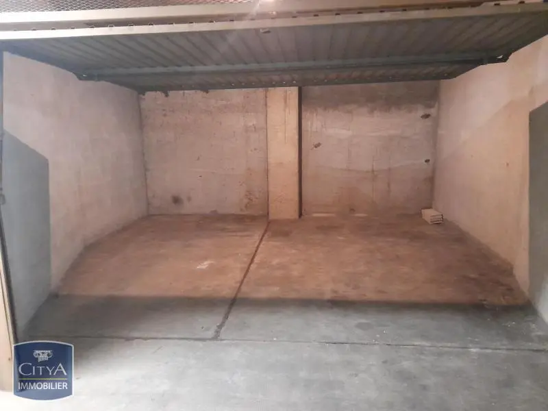 Photo 3 Parking