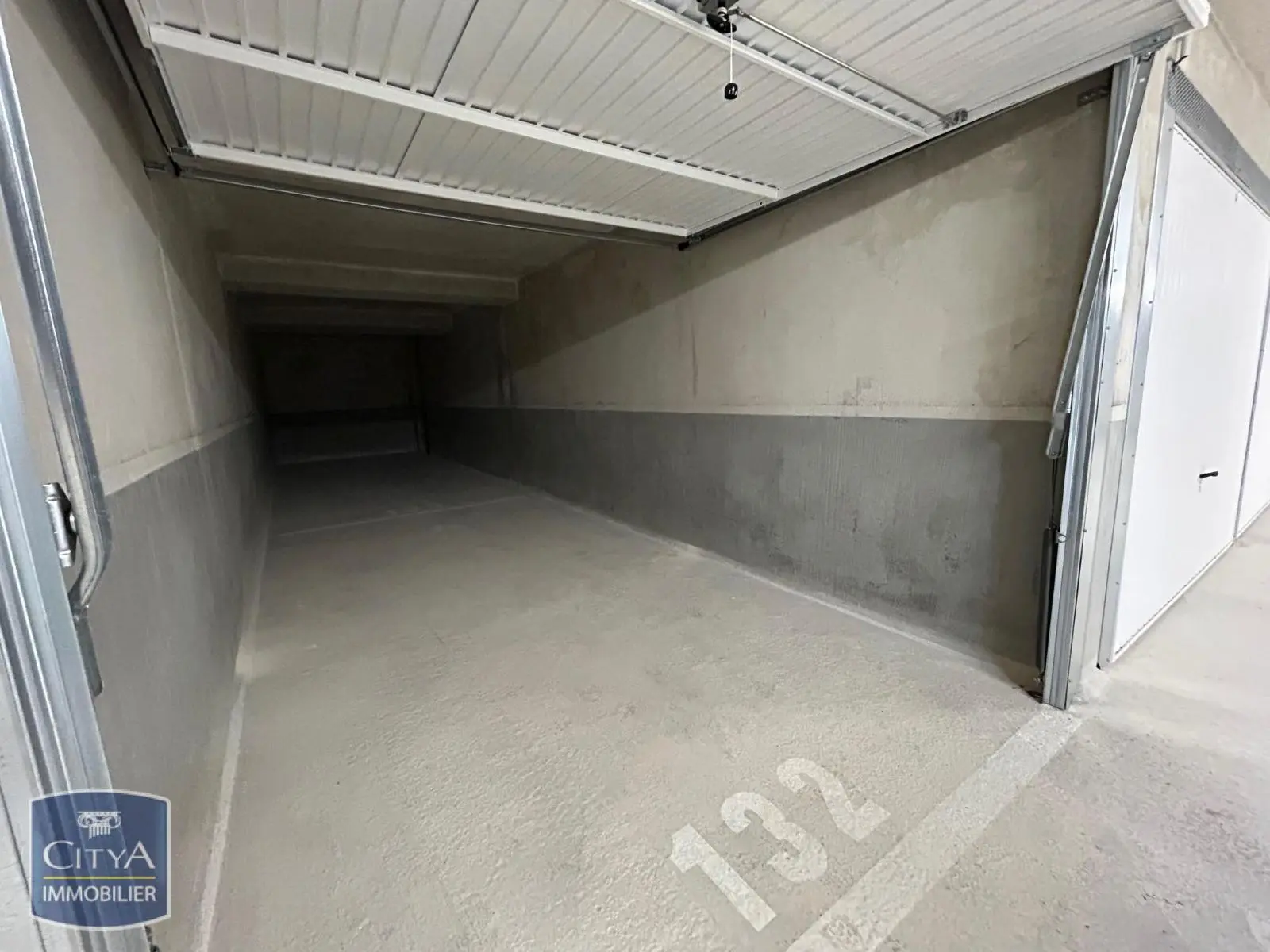 Photo 2 Parking 35m²