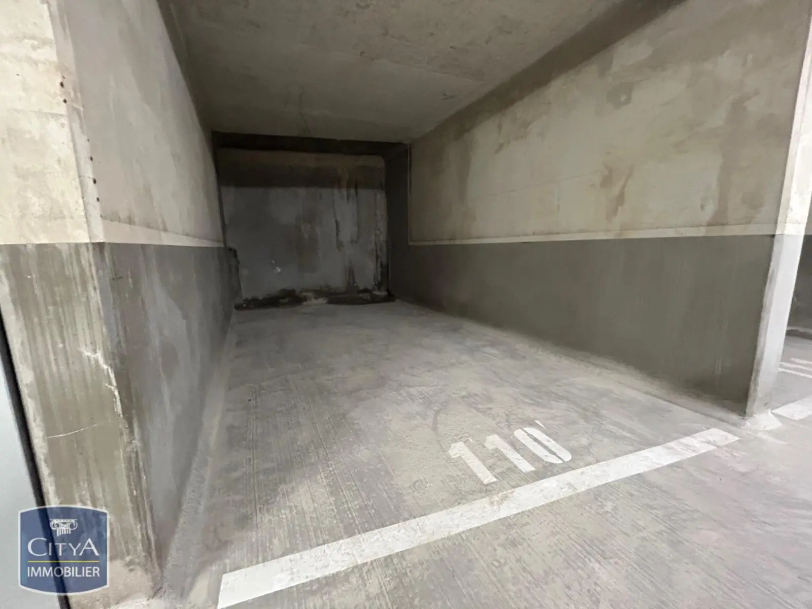 Photo 3 Parking