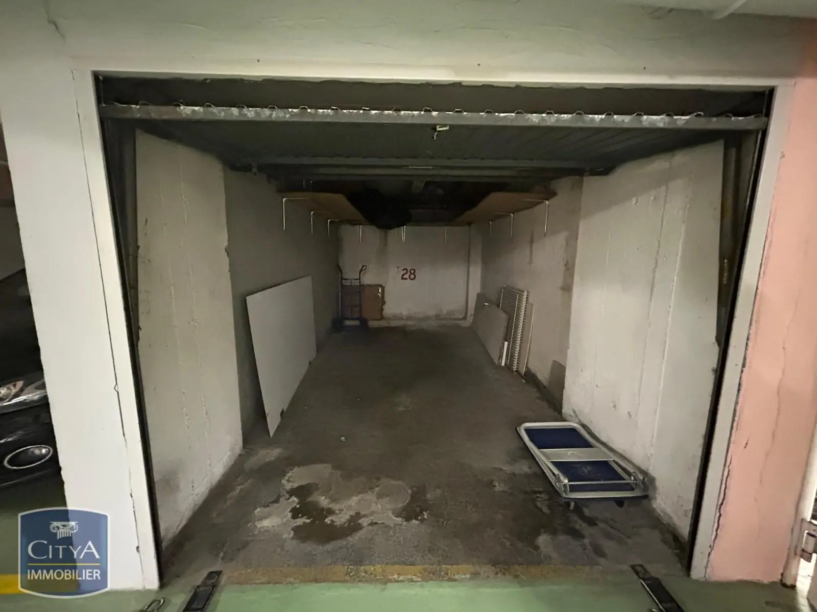 Photo 3 Parking