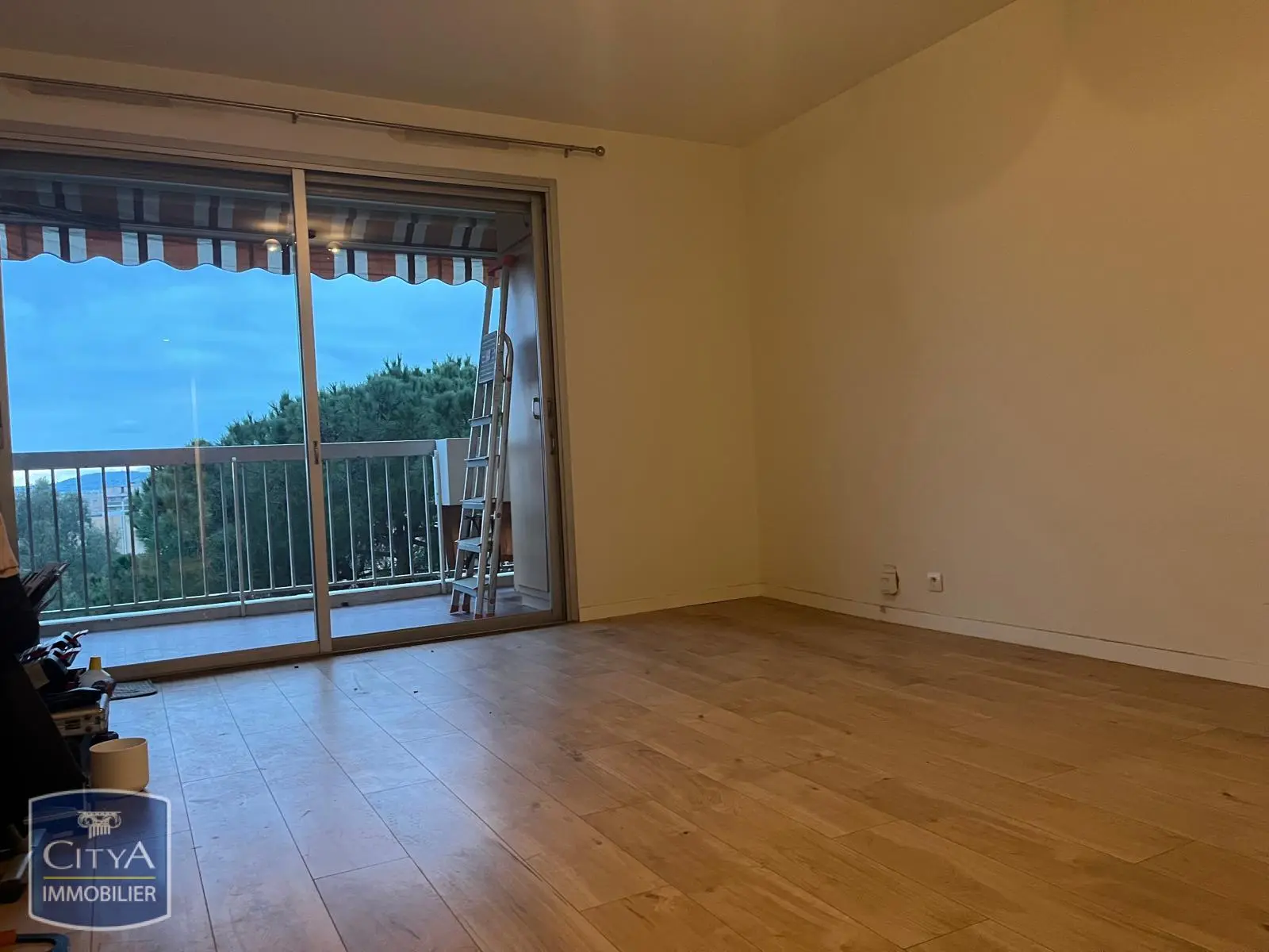 Photo 2 Appartement 1 pièce 31.06m²