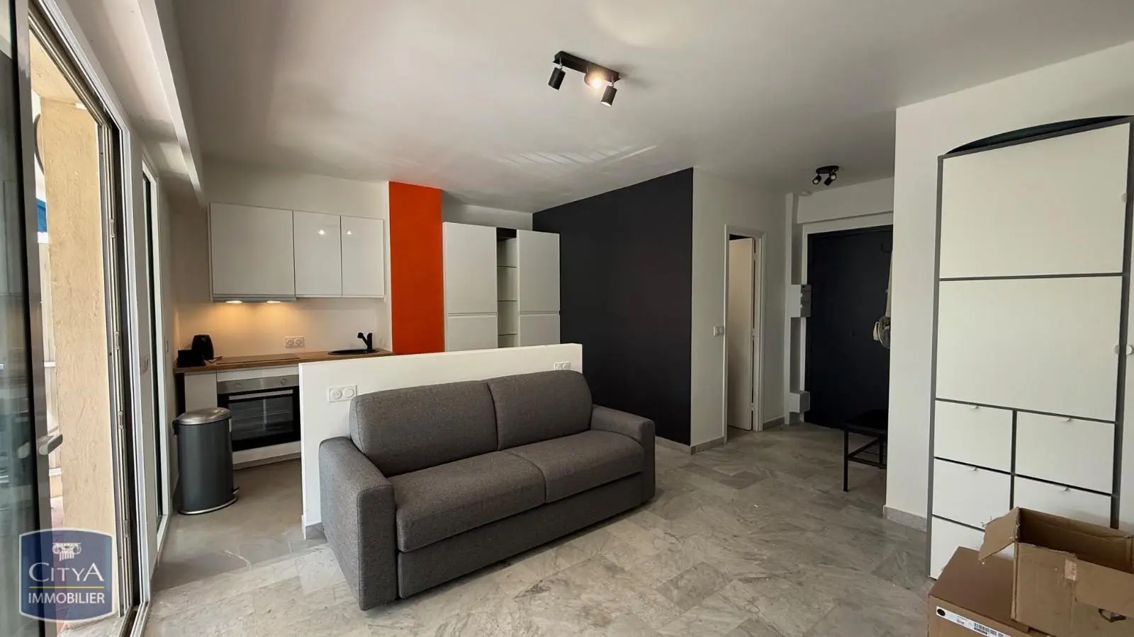 Photo 2 Appartement 1 pièce 31.39m²
