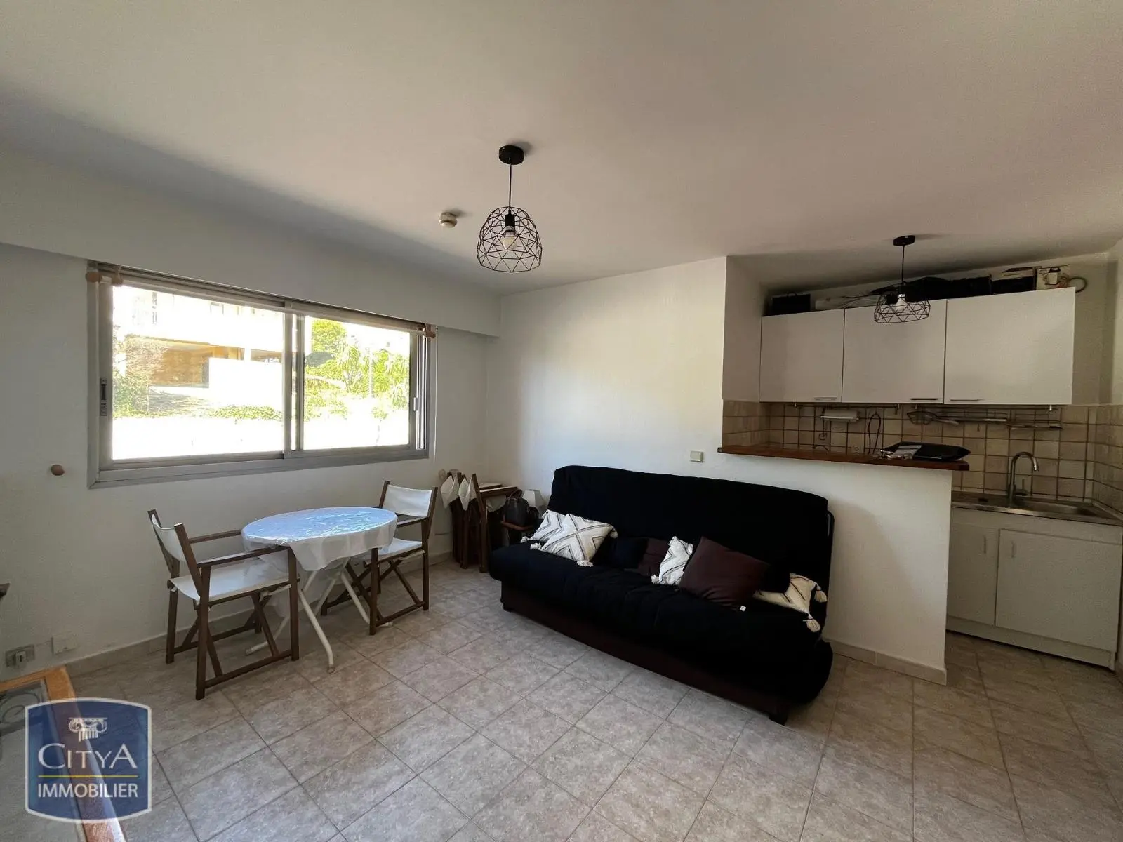 Photo 1 Appartement 1 pièce 21.84m²