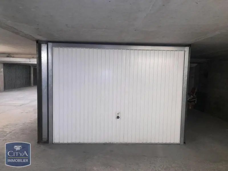 Photo 1 Parking