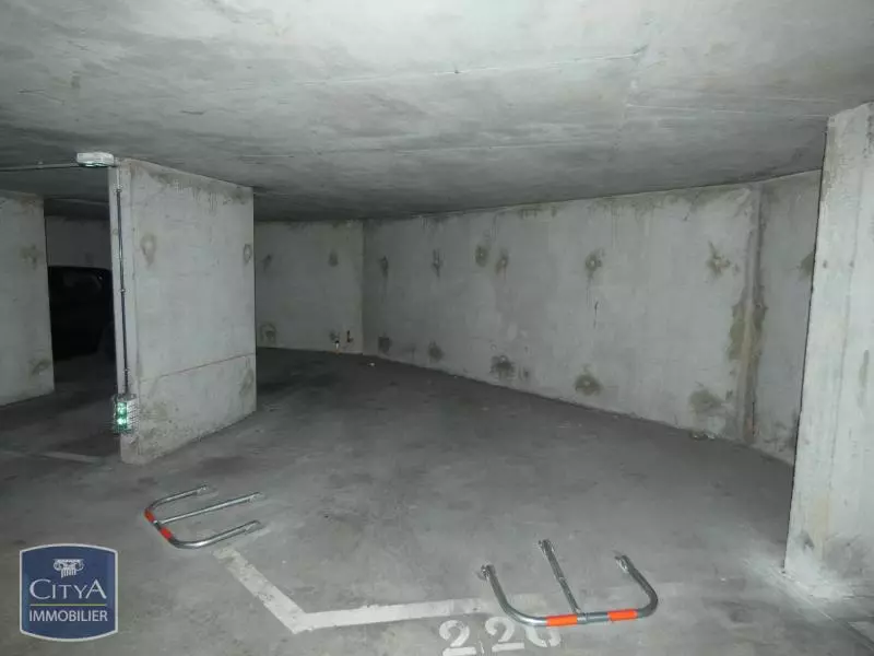 Photo 1 Parking 20m²