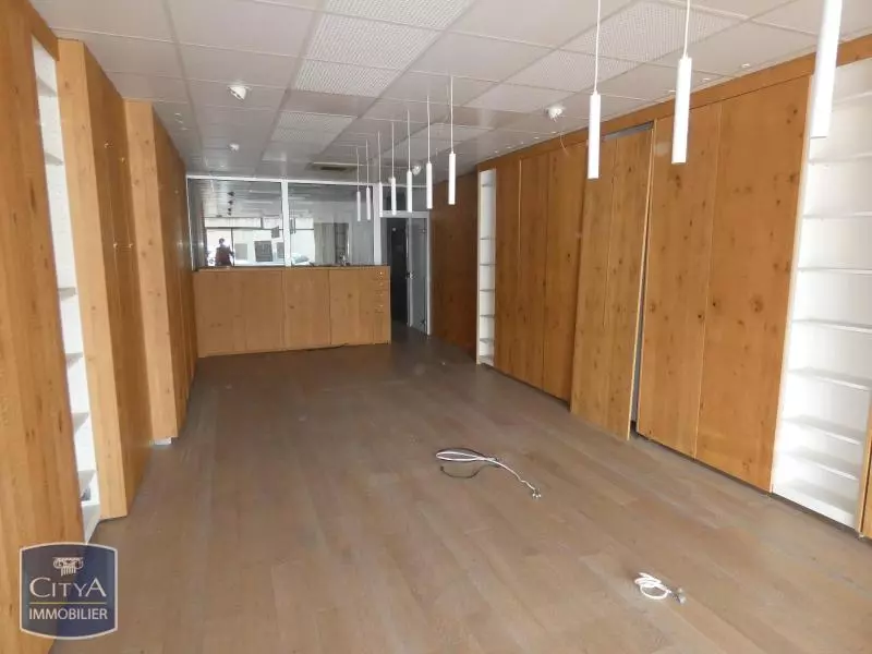 Photo 2 Local Commercial 74m²