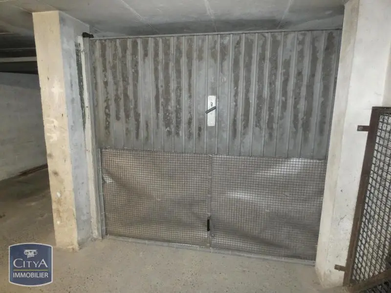 Photo 3 Parking