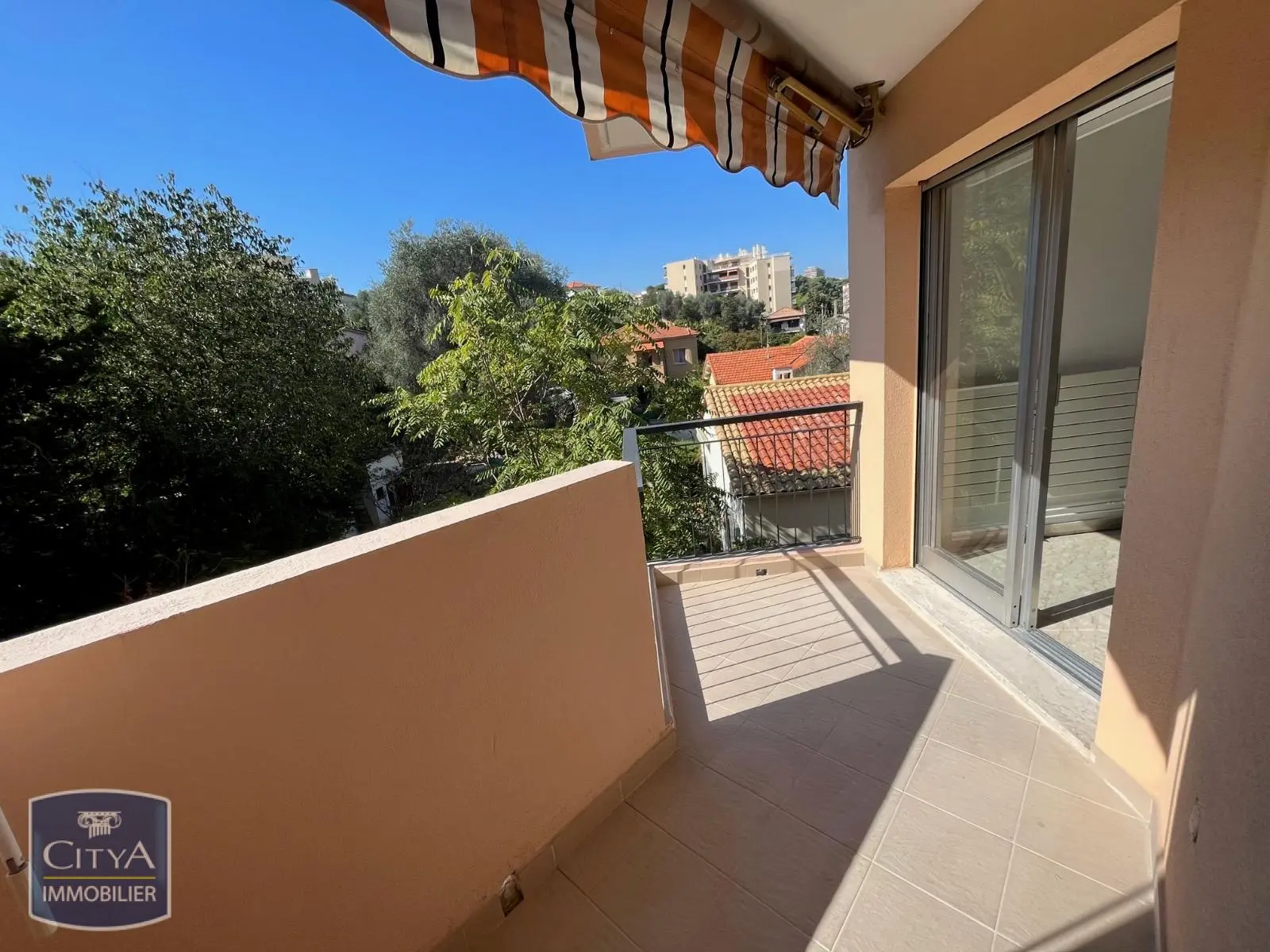 Photo 2 Appartement 1 pièce 26.9m²