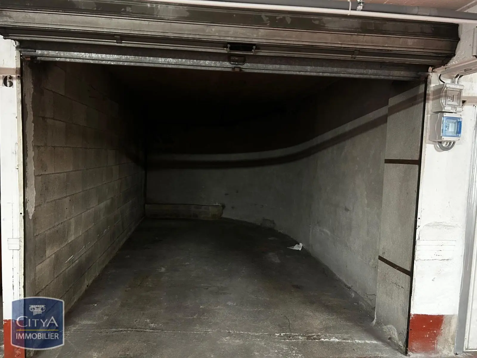 Photo 1 Parking